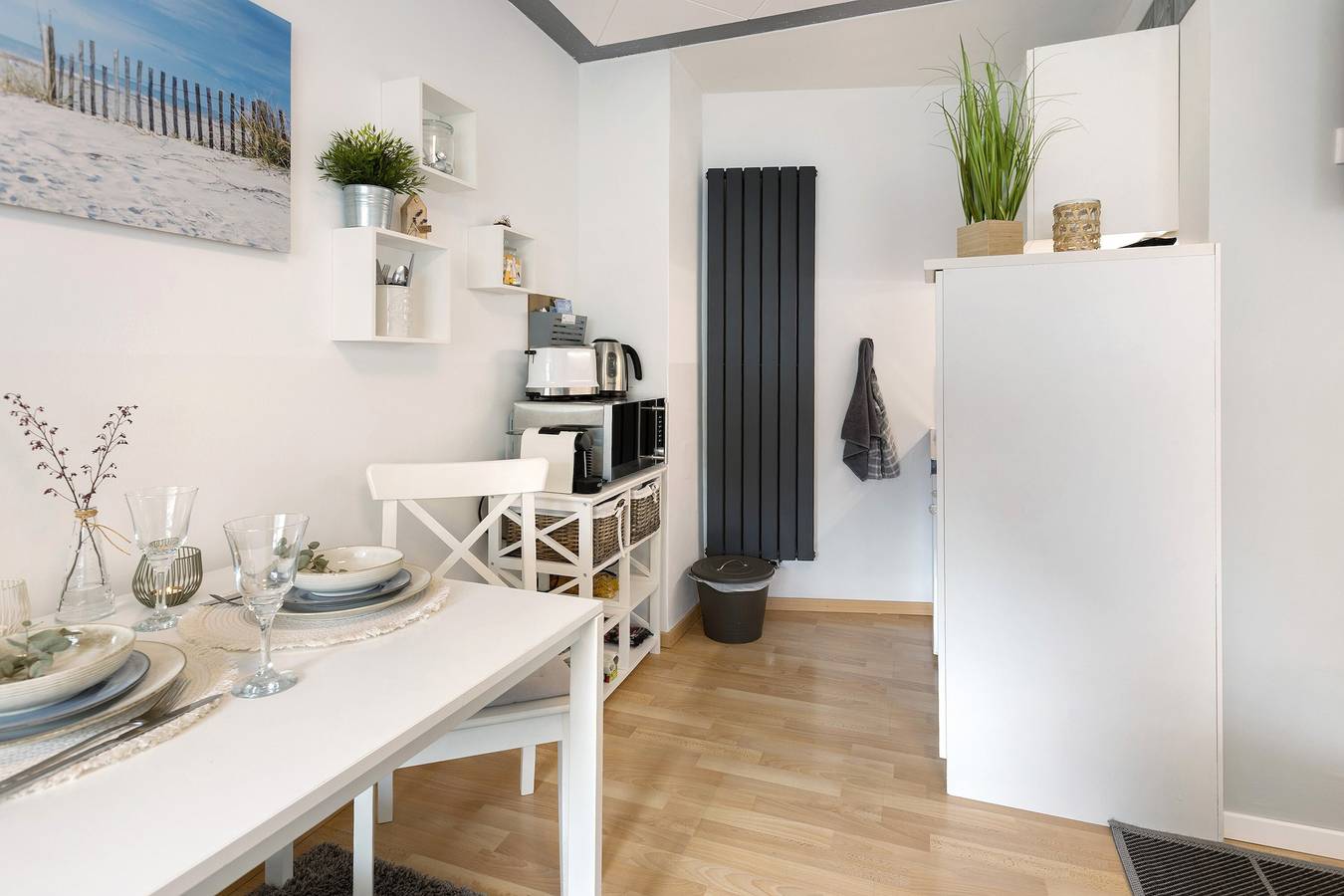 Ganze Wohnung, Ferienwohnung 'Am Hohentwiel' mit Bergblick, privater Terrasse und Wlan in Singen, Hegau