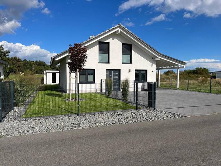Ferienhaus für 4 Personen, mit Terrasse und Garten sowie Sauna und Ausblick in Löbnitz