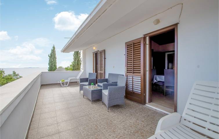 Location de vacances pour 14 personnes, avec terrasse en Korcula - 2