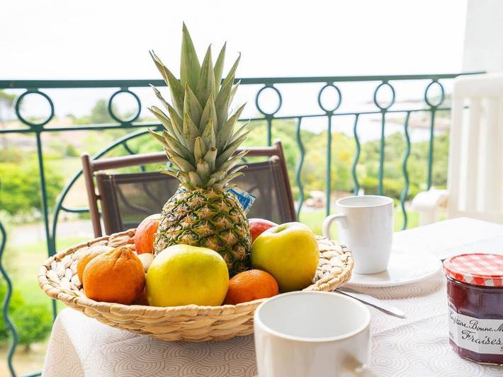 Gîte pour 4 personnes, avec jardin ainsi que terrasse et piscine dans Gare Du Dramont - 3