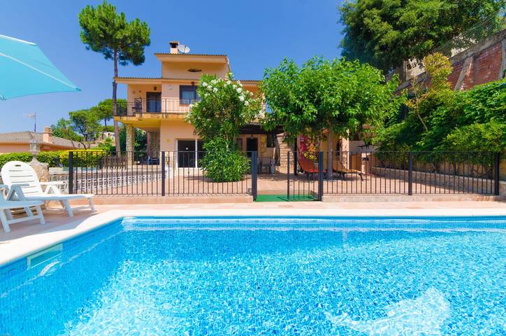 Casa rural para 8 personas, con jardín en Massanet de la Selva - 4