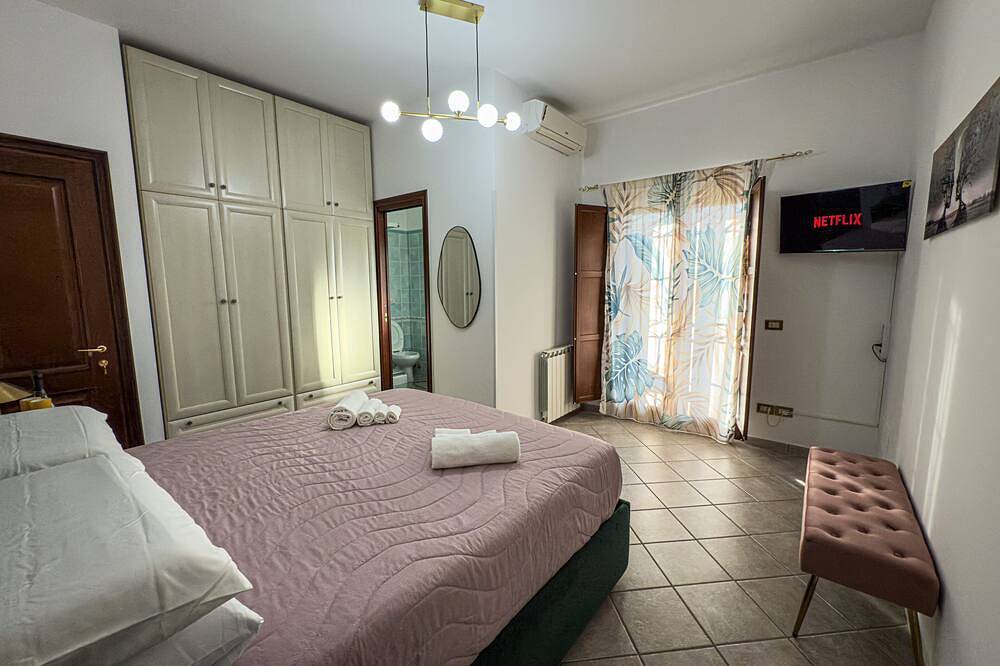 B&B La Fenice Rome - Fiumicino. Close to the center of Rome and the airport. in Rome, Rome Province