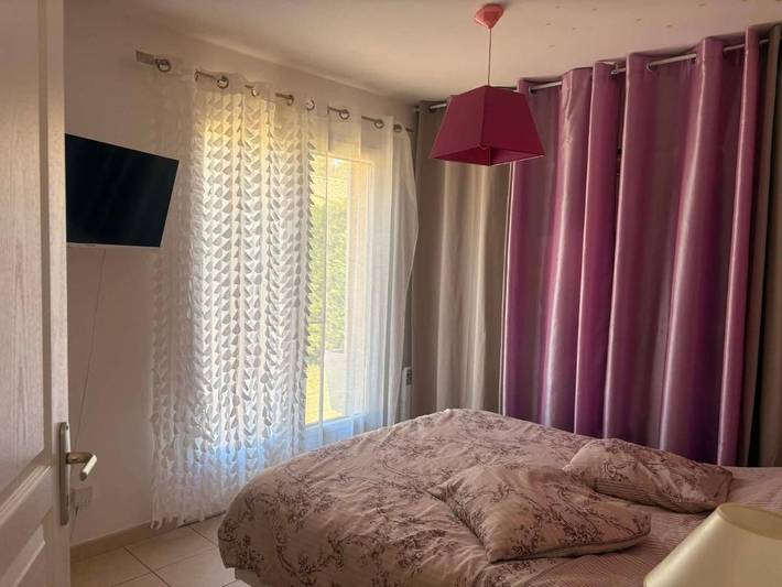 Location de vacances pour 6 personnes, avec jardin ainsi que terrasse et piscine à Collias - 3