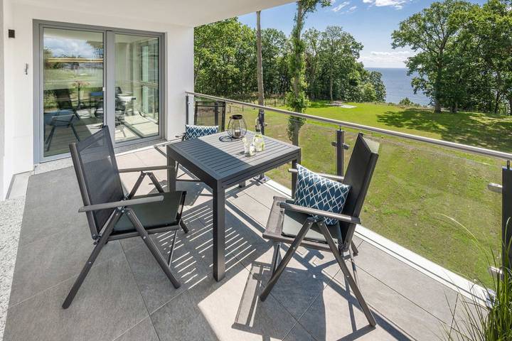 Ganze Wohnung, Moderne Ferienwohnung auf Usedom am Stettiner Haff mit Garten und Balkon in Zirchow, Usedom