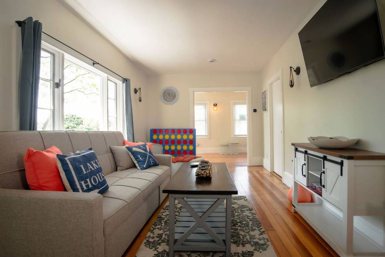 Lakeview Getaway with Hot Tub in Billerica, Merrimack Valley