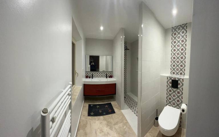 Maison d’hôte pour 2 personnes, avec vue ainsi que jardin et piscine à Roussillon - 2