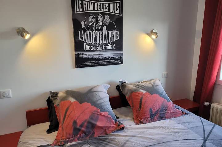 Entire apartment, Ambiance Cinéma sur les Hauteurs de Chatel-guyon in Châtel-Guyon, Volcans d'Auvergne Regional Nature Park
