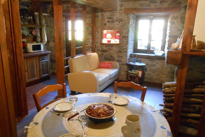 Gîte pour 3 personnes, avec jardin et terrasse dans l' Ariège - 2