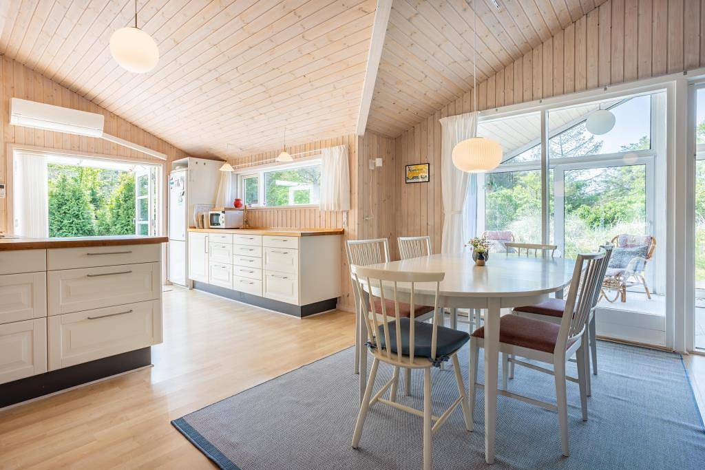 Dejligt feriehus med hyggelig atmosfære og gode terrasser in Løkken, Hjørring Kommune