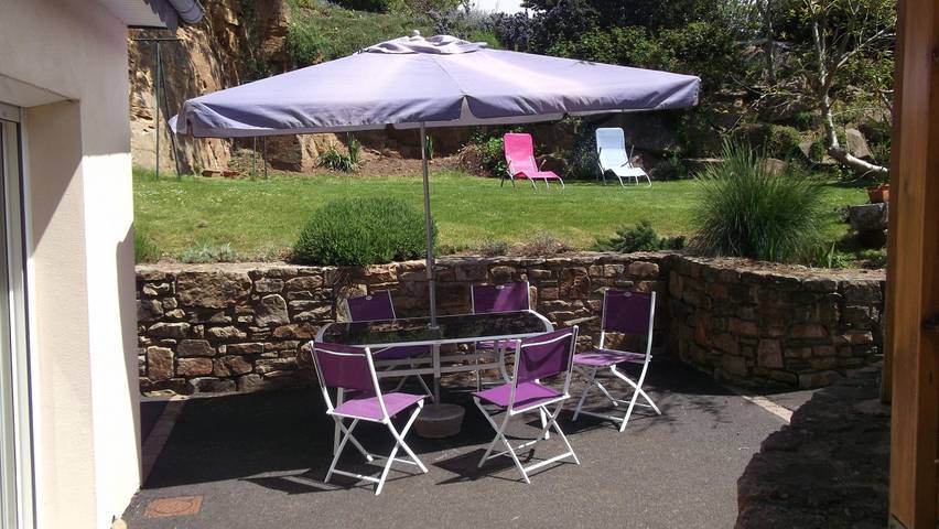Gîte pour 4 personnes, avec Terrasse et Jardin à Louannec - 3