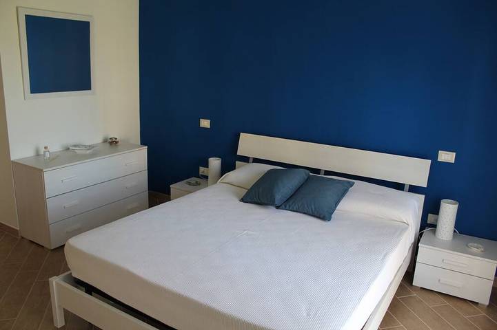 Ganze Wohnung, Helle, geräumige und komfortable Wohnung in der 4. und obersten Etage im Poetto-Viertel in Cagliari, Campidano