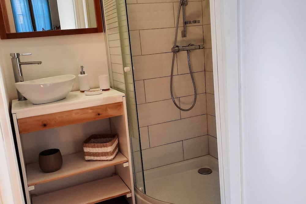 Entire apartment, Pleasant bright one-bedroom apartment, in the heart of the Argeles-Gazost valley. in Soulom, Pyrenees National Park