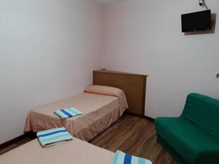 Maison d’hôte pour 3 personnes, avec terrasse à Saint-Jacques-de-Compostelle - 2