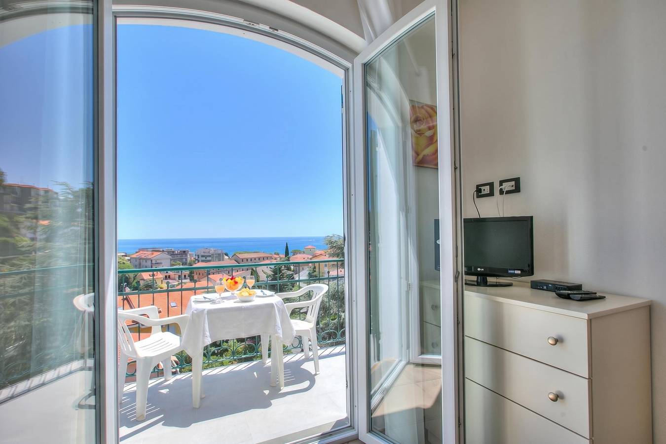 Appartamento intero, Seaview Pool Retreat - M18 in Andora, Riviera di Ponente