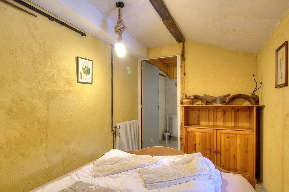 Gite-Ferme/Auberge 15 pers, en pleine nature avec piscine in Haut-Valromey, Nantua