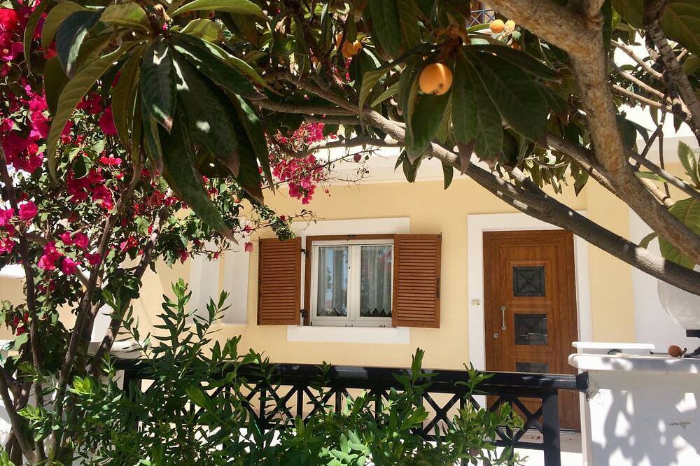 Ganze Wohnung, Ferienwohnung am Meer im Fischerort Ireon in Samos