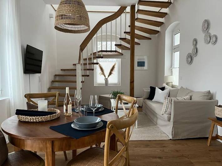 Ferienwohnung für 4 Personen, mit Balkon und Terrasse sowie Garten und Pool