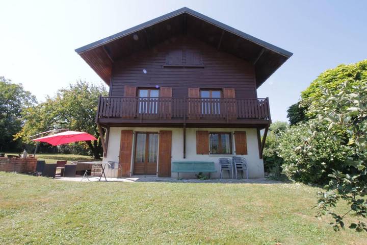 Chalet pour 10 personnes, avec terrasse et jardin, animaux acceptés