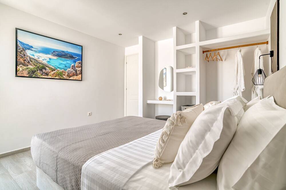 Mikon Luxury Villa in Aliki, Paros