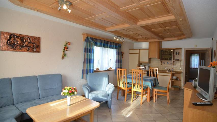 Ferienwohnung für 4 Personen, mit Sauna und Garten sowie Balkon und Whirlpool in Waldkirchen
