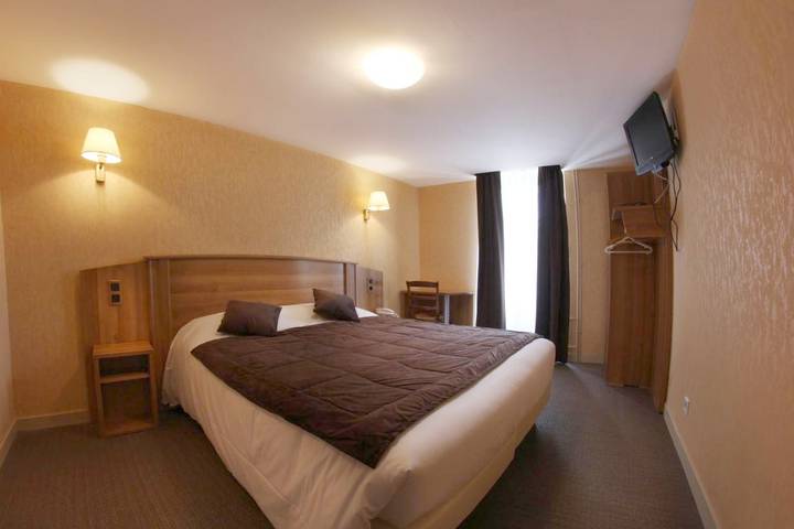 Hôtel pour 3 personnes à Sauxillanges - 4