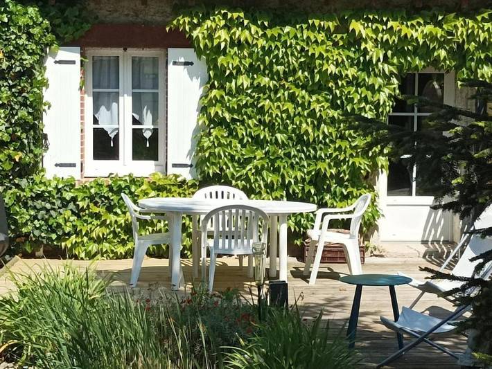 Location de vacances pour 2 personnes, avec terrasse et jardin à Feings - 4