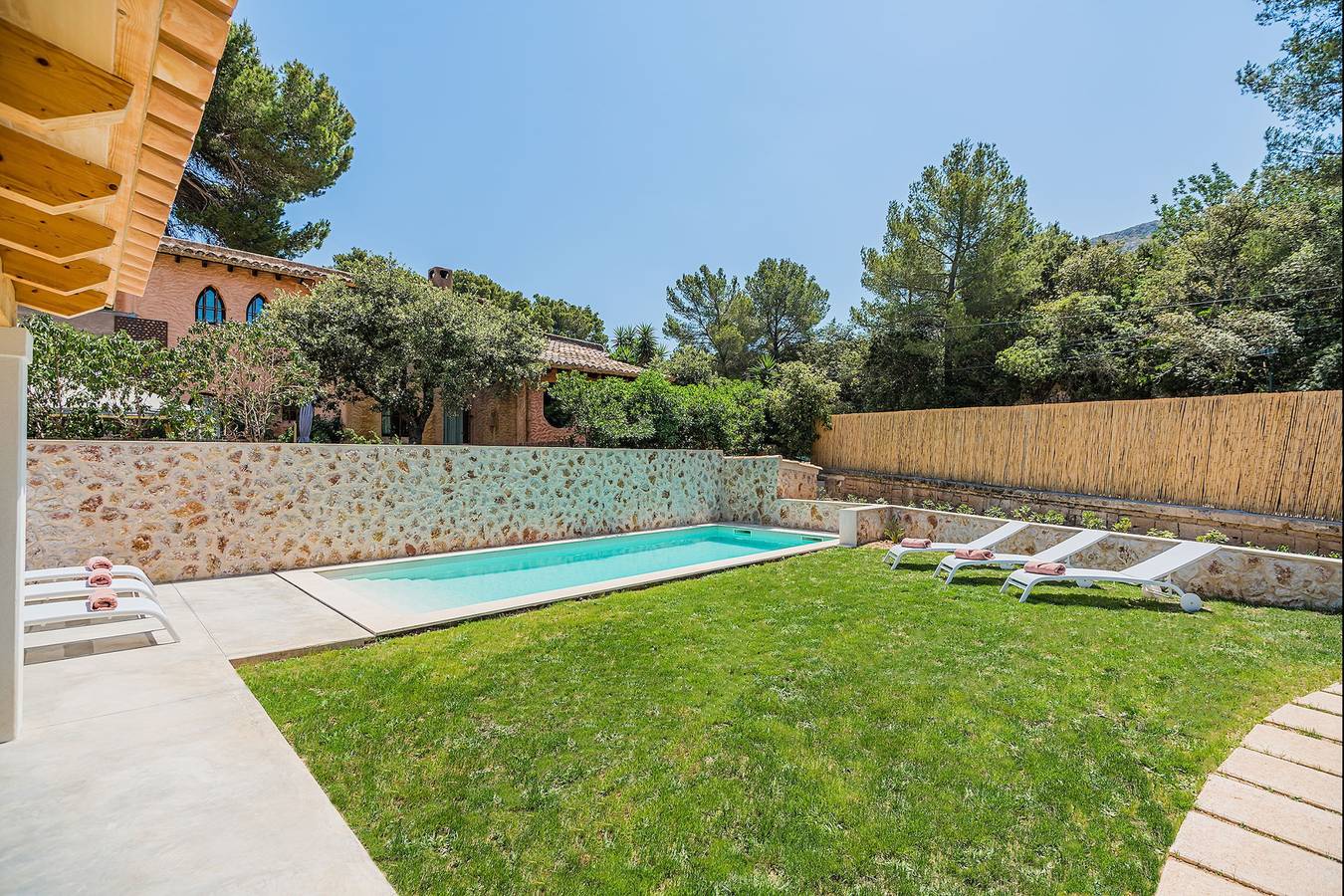 Villa Mar Clara By Sunvillas Mallorca in Cala Sant Vicenc, Pollença
