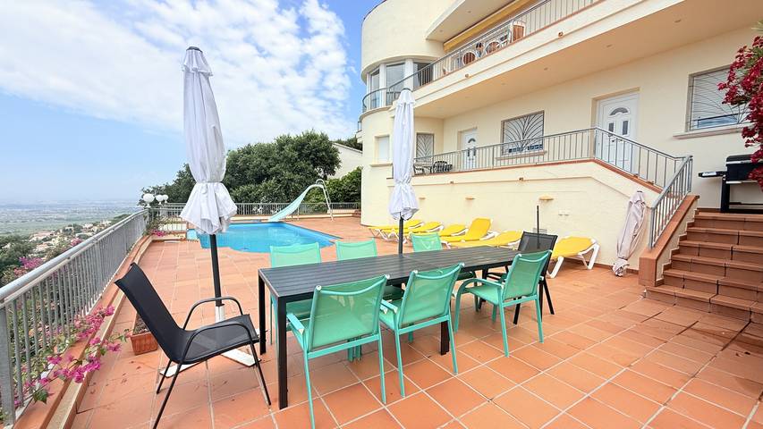 Villa pour 8 personnes avec terrasse in El Mas Fumats, Roses