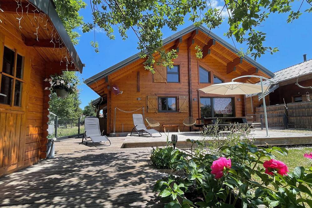 Gîte au coeur du chalet La Pesse - Chalet Cosy  jusqu'à 6 personnes in La Pesse, Parc naturel régional du Haut-Jura