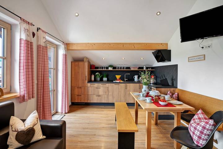 Appartement entier, Appartement "Waldblick" avec jardin privé, balcon et Wi-Fi in Höslwang, Chiemsee