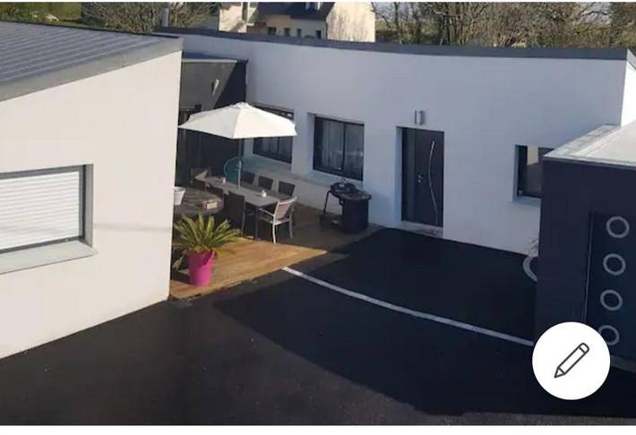 Location de vacances pour 6 personnes, avec terrasse et piscine, animaux acceptés à Kerlaz - 2