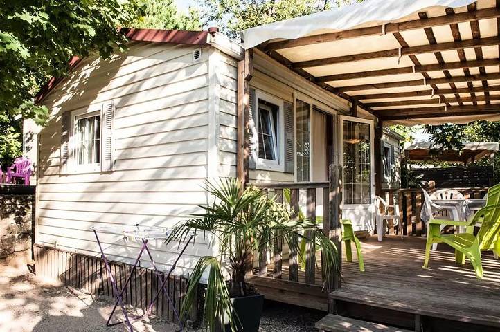 Camping für 4 Personen, mit Terrasse und Pool, mit Haustier in Rhone-Alpes - 3