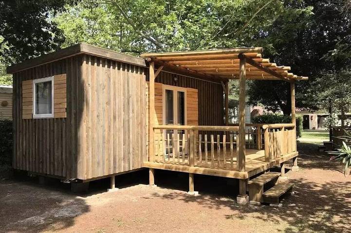 Cabane en bois pour 5 personnes, avec Terrasse et Piscine