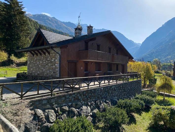Gîte pour 4 personnes, avec balcon, animaux acceptés à Temù