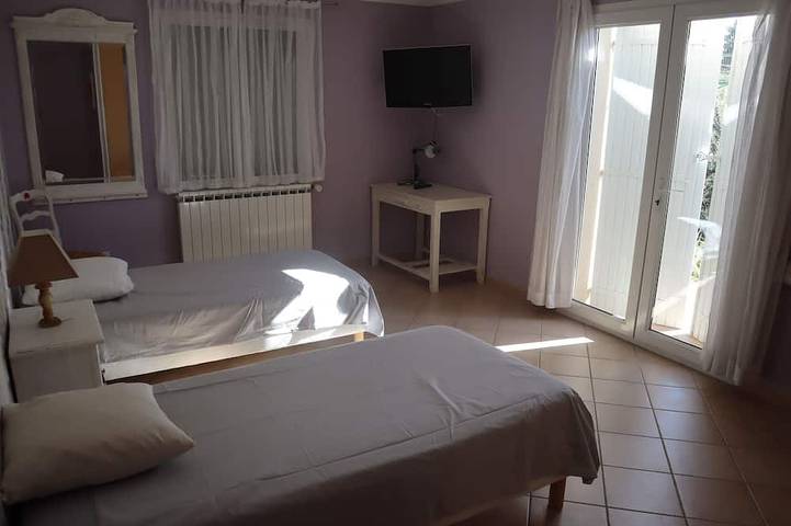 Location de vacances pour 6 personnes, avec terrasse ainsi que jardin et piscine à Pujaut - 2