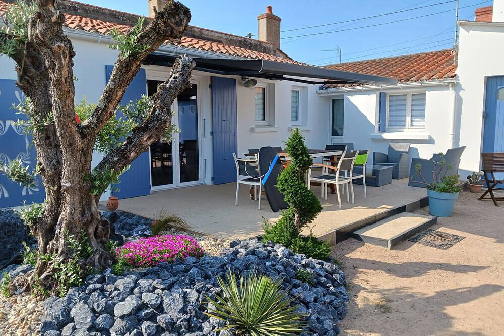House near the sea in L'Aiguillon-sur-Mer, Fontenay-le-Comte