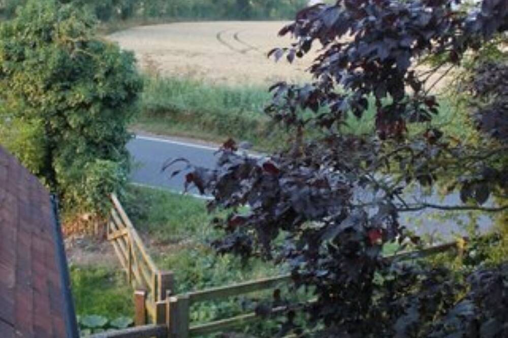 Entire apartment, Studio With Uninterrupted Views Of Romney Marsh. Visit Rye Hythe and Canterbury in Bonnington, Ashford region