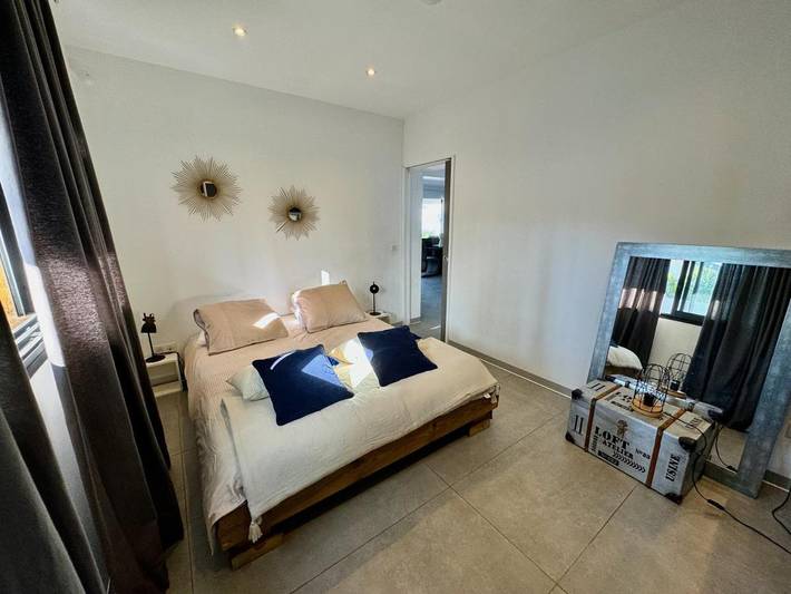 Location de vacances pour 9 personnes, avec vue ainsi que piscine et jardin à Les Trois-Bassins - 3