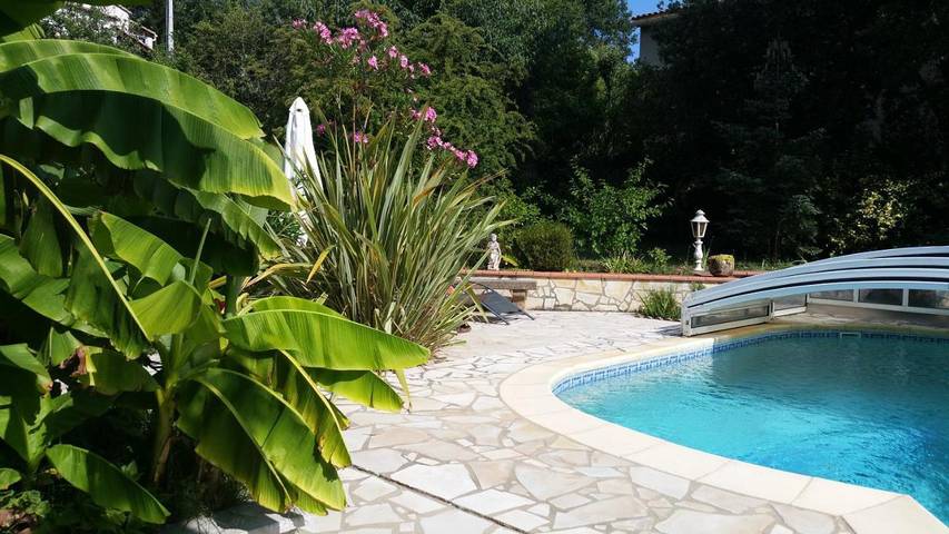 Location de vacances pour 2 personnes, avec terrasse ainsi que piscine et vue à Gaujac - 4
