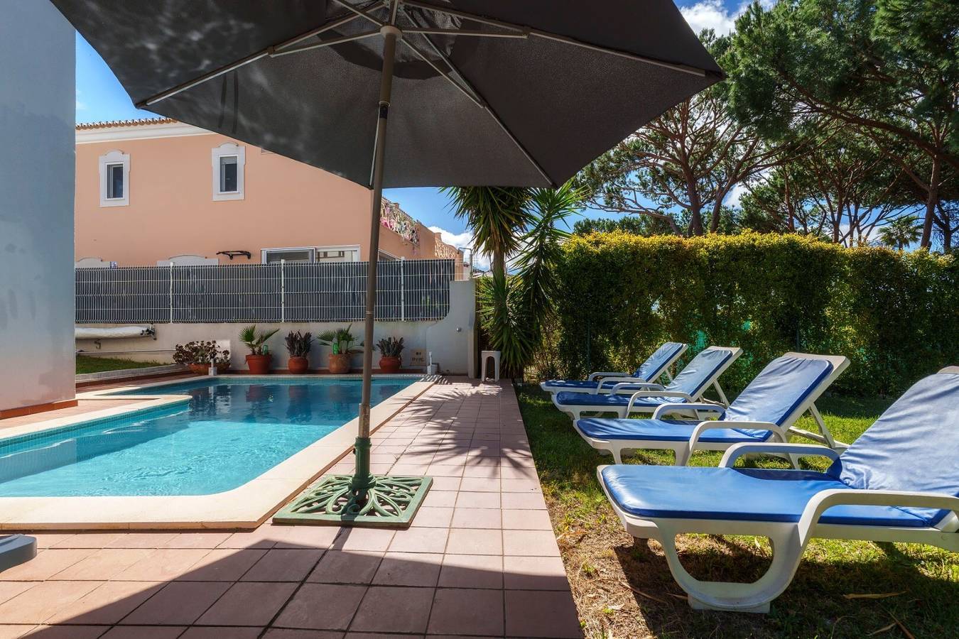 Casa Vacanze 'Guatemala' con Piscina Privata, Wi-Fi e Aria Condizionata in Quarteira, Distretto di Faro