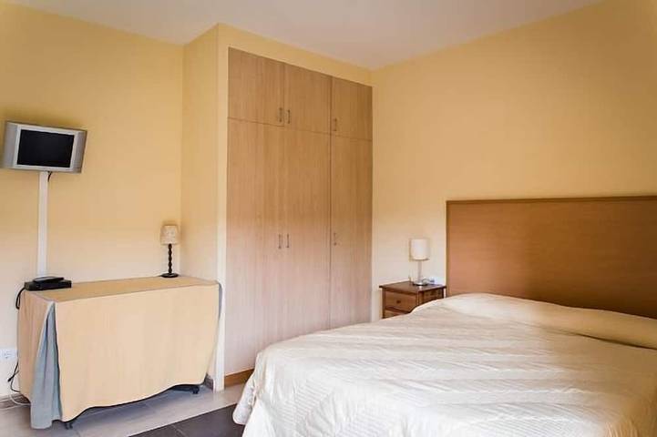 Gîte pour 15 personnes, avec jardin à Camós - 3