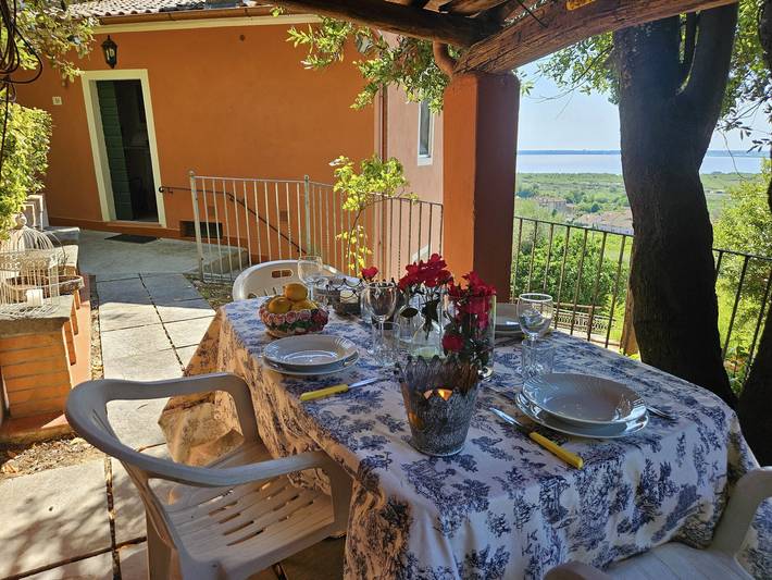 Agriturismo per 4 persone, con Giardino e Vista lago a Massarosa