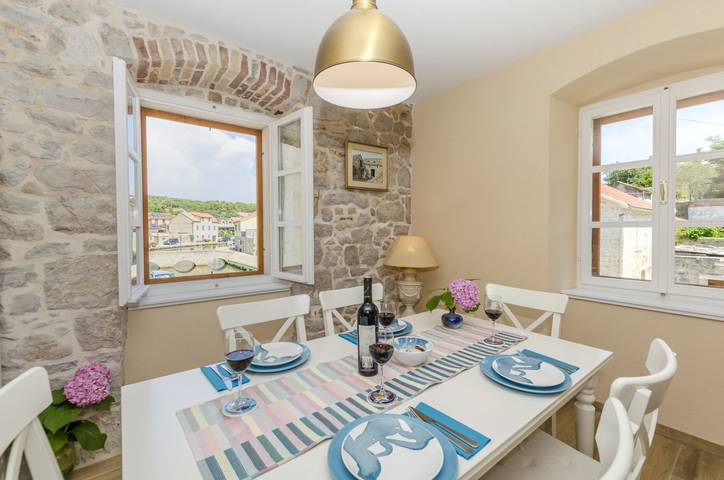 Ferienhaus für 6 Personen, mit Terrasse auf Hvar
