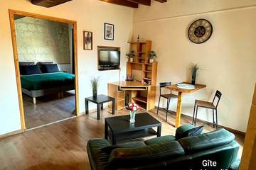 Location de vacances pour 2 personnes dans Les Roches-l'Évêque