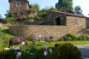 Gîte pour 4 personnes, avec jardin, animaux acceptés à Viala-du-Tarn