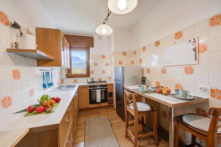 Appartement entier, Casa Alexander - Lake Garda Apartment with Terrace in Riva del Garda, Montagnes autour du lac de Garde