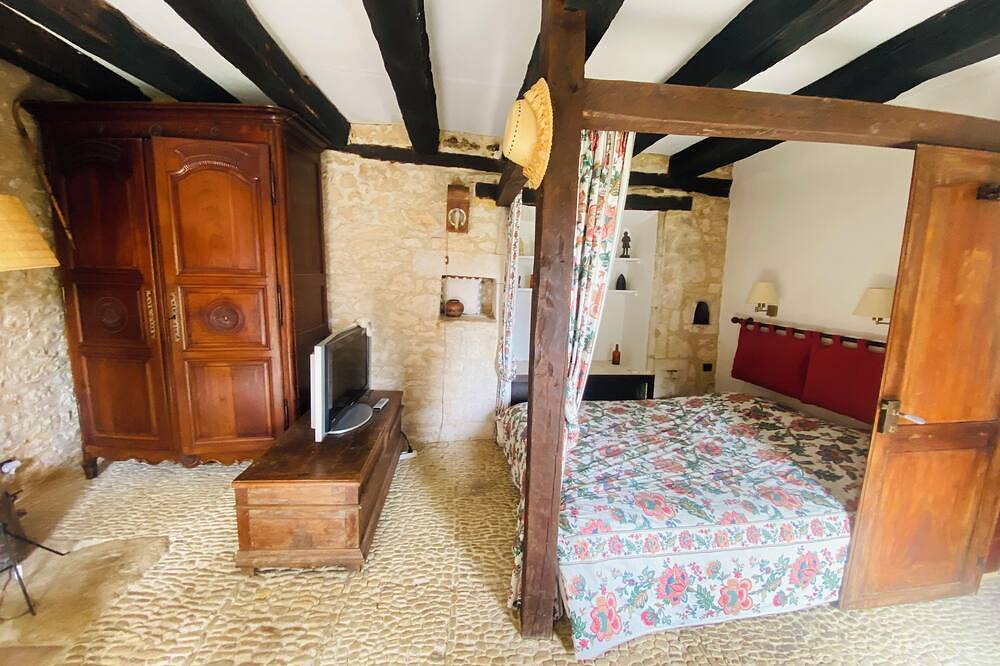 Domaine Terre de Blade, vue sur l’héritage de Joséphine Baker in Veyrines-de-Domme, Périgord Noir