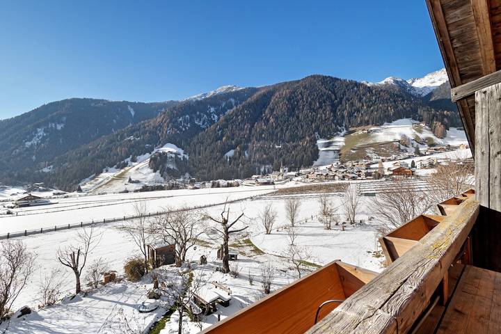 Ganzes Studio, Einzimmerapartment 'Jelerhof Apt Dolomitenblick' mit Bergblick, Gemeinschaftsgarten und Wi-Fi in Villgratner Berge, Gsies