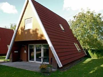 Ferienhaus für 4 Personen, mit Seeblick und Terrasse sowie Garten, mit Haustier in Aurich