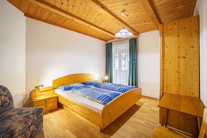 Ganze Wohnung, Haustierfreundliche Ferienwohnung 'Kuenz Dolomiten Drau' mit Bergblick in Vierschach, Innichen